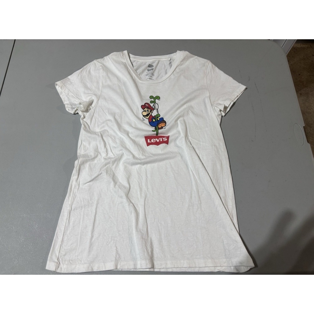 Levis Super Mario Shirt Women Size M White Nintendo Classic‎